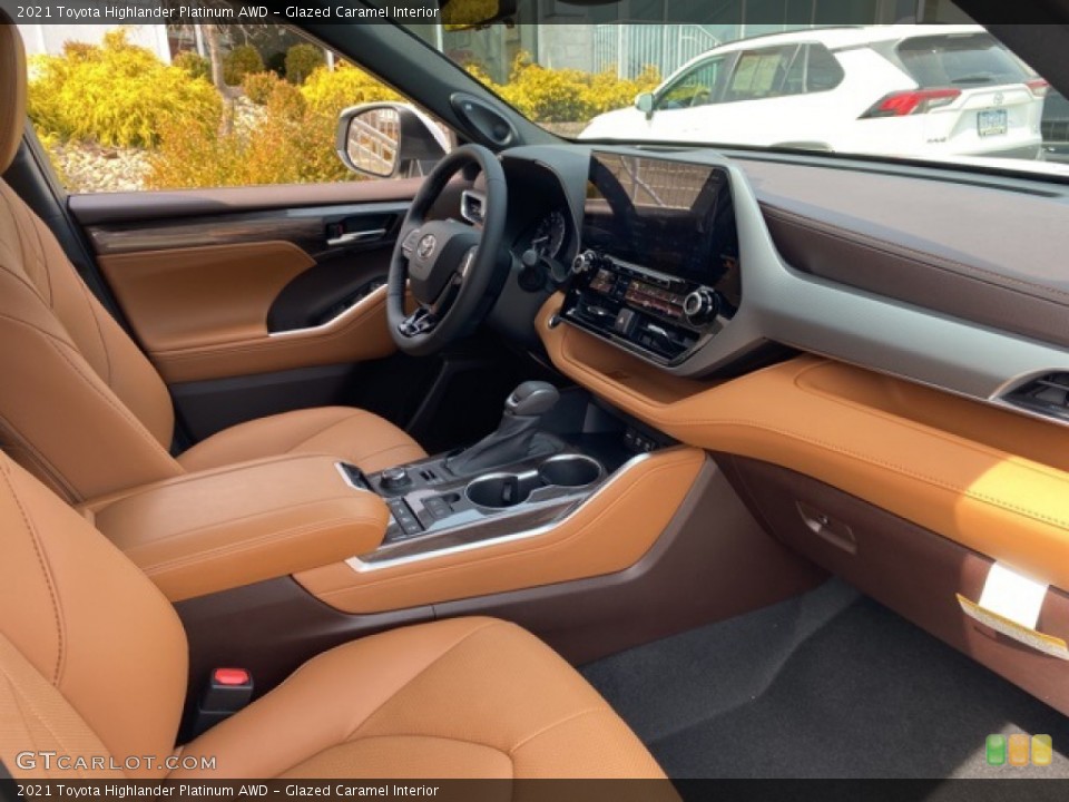 Glazed Caramel Interior Dashboard for the 2021 Toyota Highlander Platinum AWD #141340176