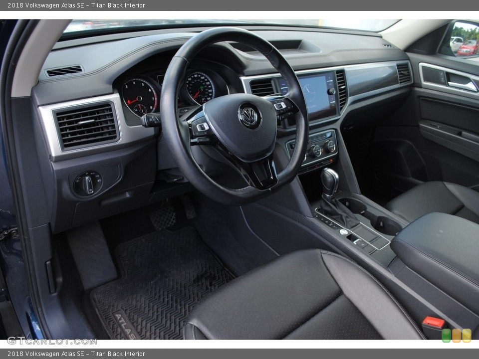 Titan Black Interior Photo for the 2018 Volkswagen Atlas SE #141366279