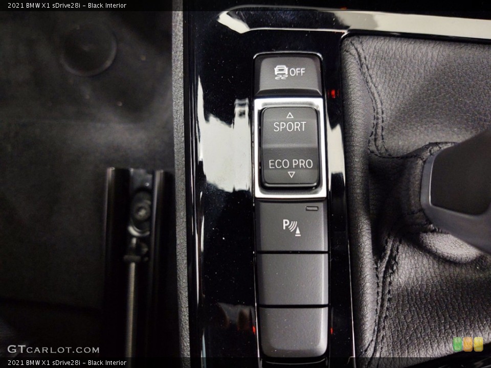 Black Interior Controls for the 2021 BMW X1 sDrive28i #141396108