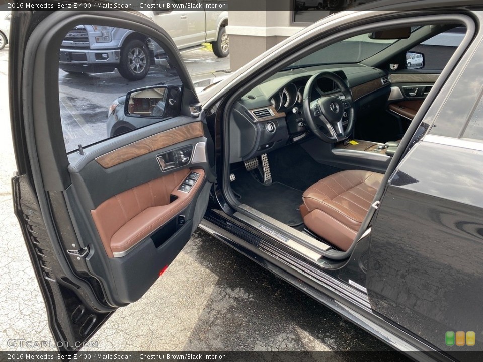 Chestnut Brown/Black Interior Door Panel for the 2016 Mercedes-Benz E 400 4Matic Sedan #141470732