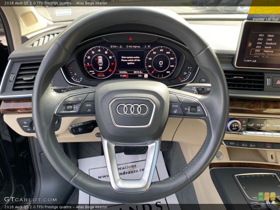 Atlas Beige Interior Steering Wheel for the 2018 Audi Q5 2.0 TFSI Prestige quattro #141535952