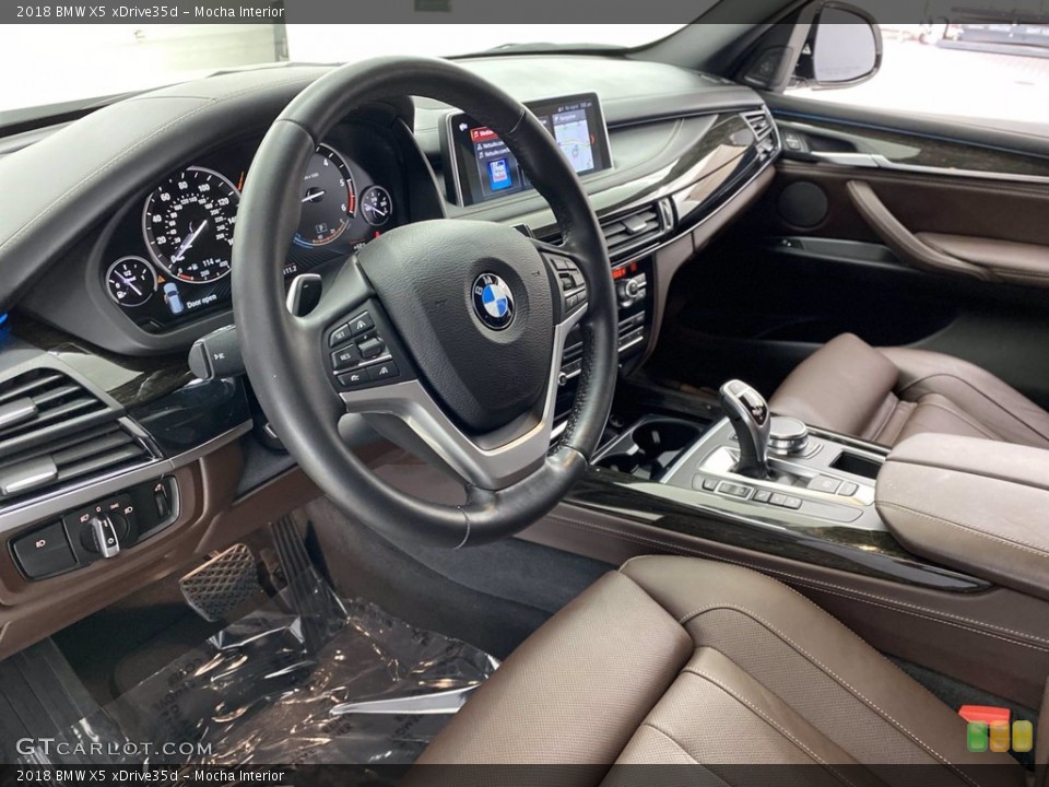 Mocha Interior Photo for the 2018 BMW X5 xDrive35d #141668838