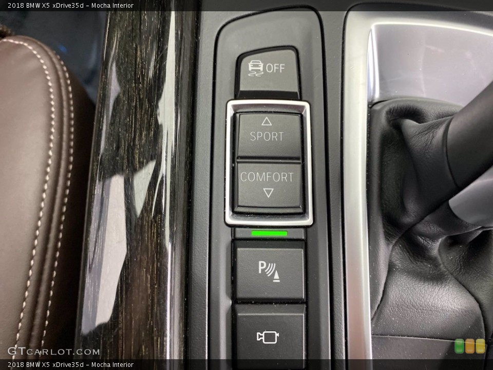 Mocha Interior Controls for the 2018 BMW X5 xDrive35d #141669198