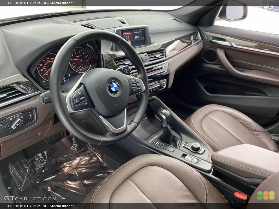 Mocha Interior Photo for the 2018 BMW X1 xDrive28i #141688884