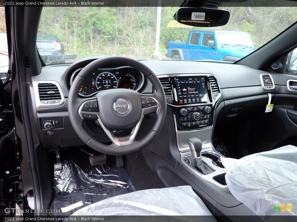 Black Interior Dashboard for the 2021 Jeep Grand Cherokee Laredo 4x4 #141732161