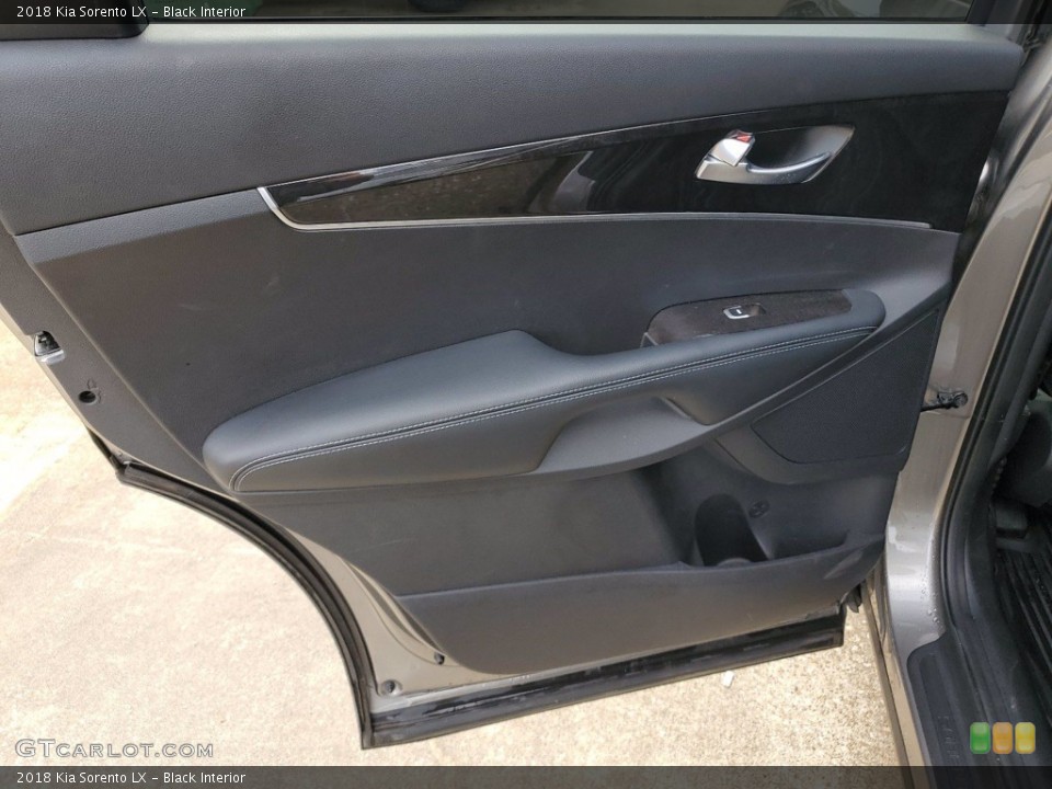 Black Interior Door Panel for the 2018 Kia Sorento LX #141735002