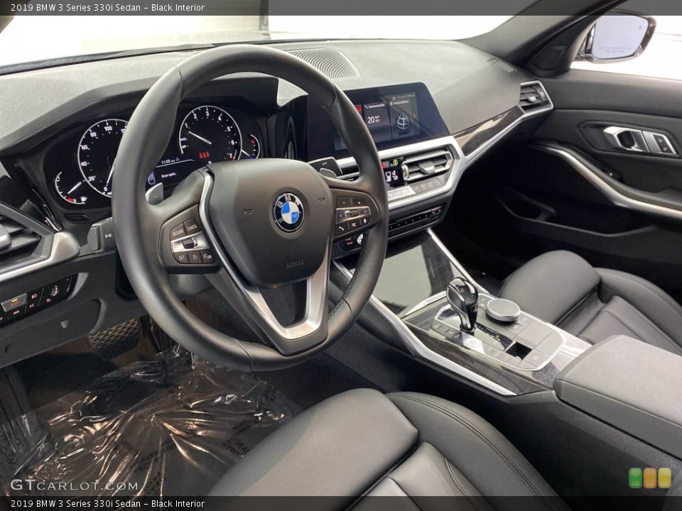 Black Interior Photo for the 2019 BMW 3 Series 330i Sedan #141744547