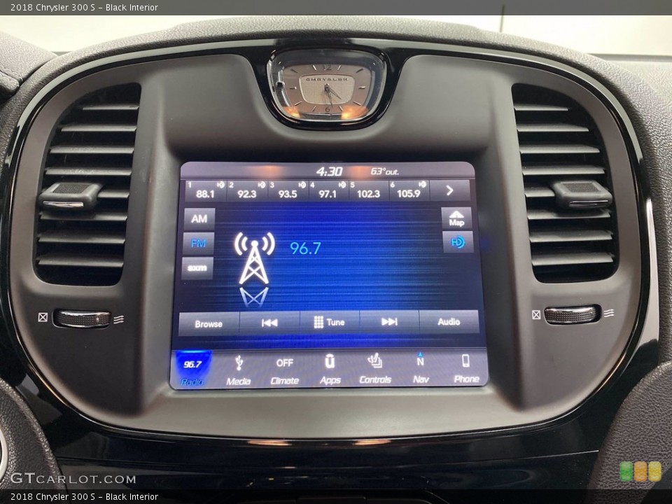 Black Interior Controls for the 2018 Chrysler 300 S #141774932