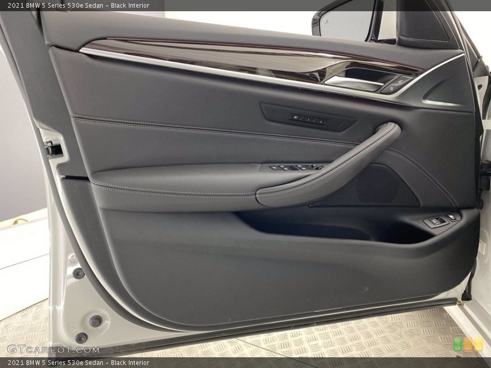 Black Interior Door Panel for the 2021 BMW 5 Series 530e Sedan #141778061