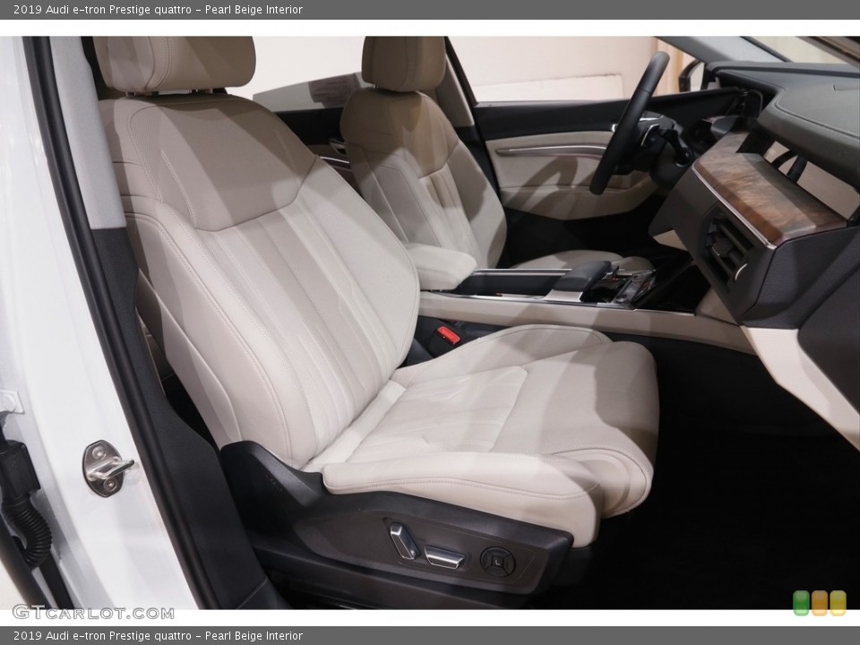 Pearl Beige 2019 Audi e-tron Interiors