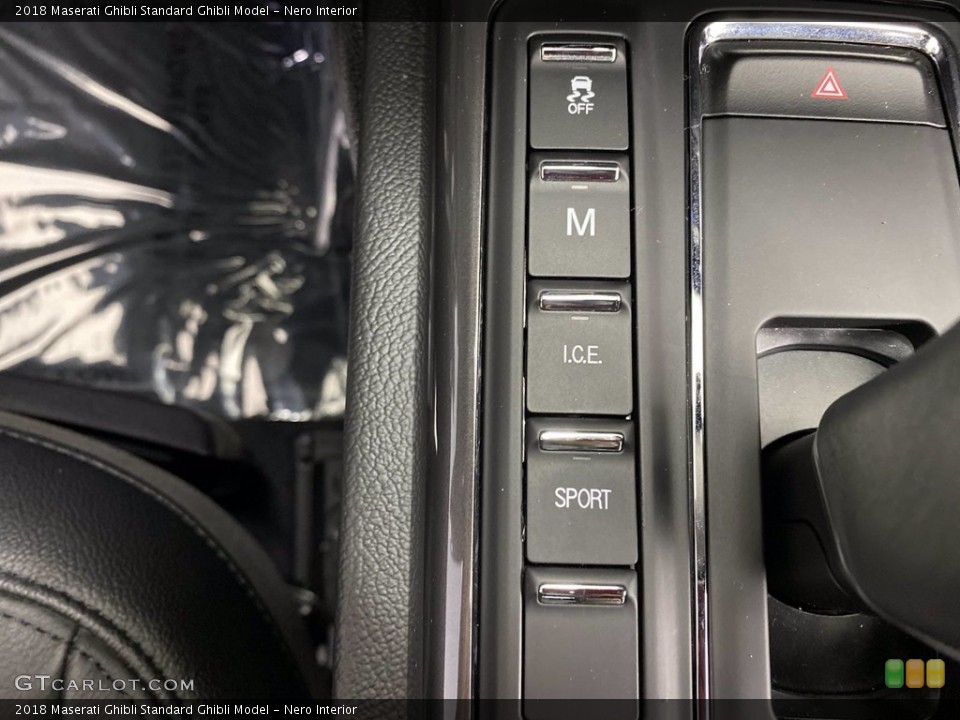 Nero Interior Controls for the 2018 Maserati Ghibli  #141838357