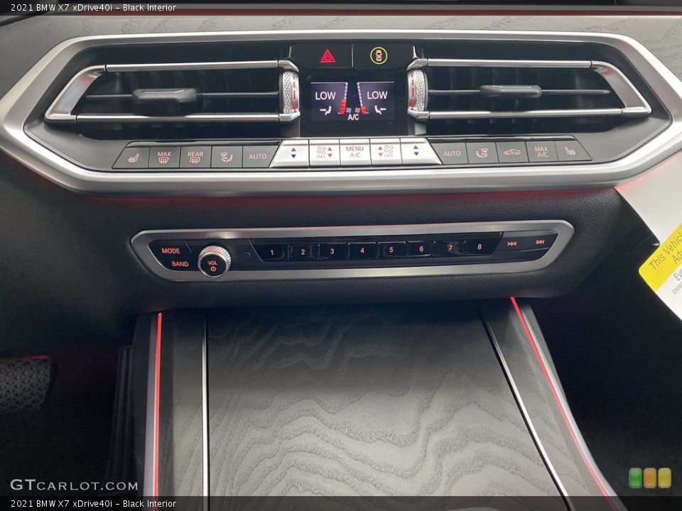 Black Interior Controls for the 2021 BMW X7 xDrive40i #141935517