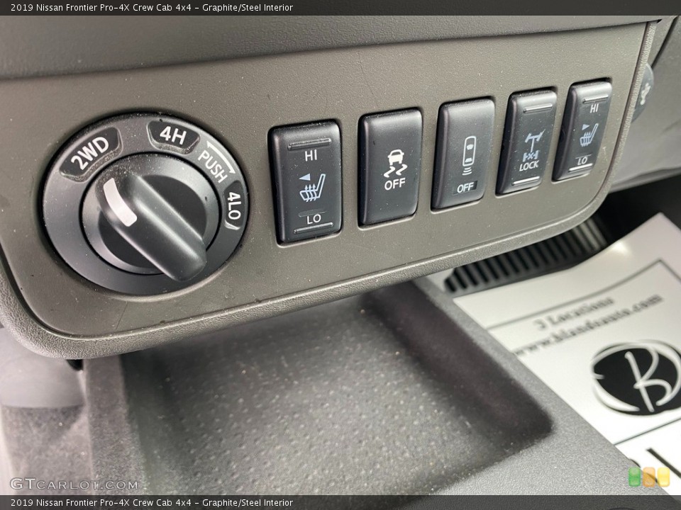 Graphite/Steel Interior Controls for the 2019 Nissan Frontier Pro-4X Crew Cab 4x4 #141939186
