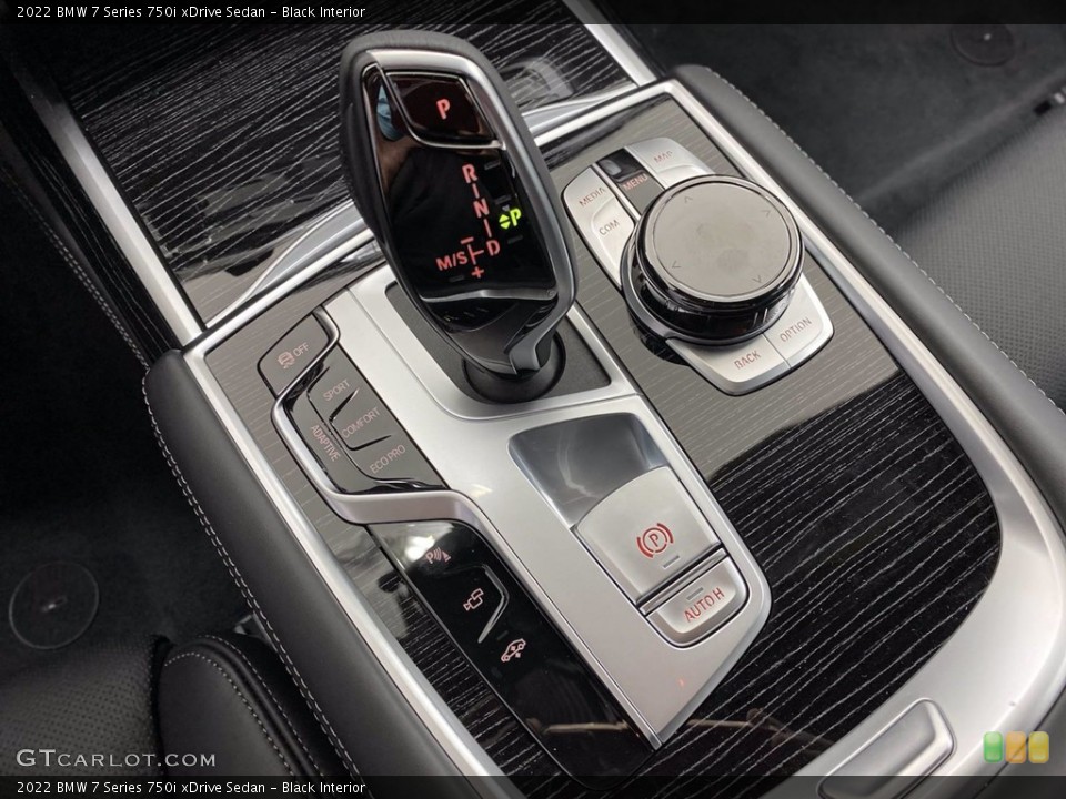 Black Interior Transmission for the 2022 BMW 7 Series 750i xDrive Sedan #141956117