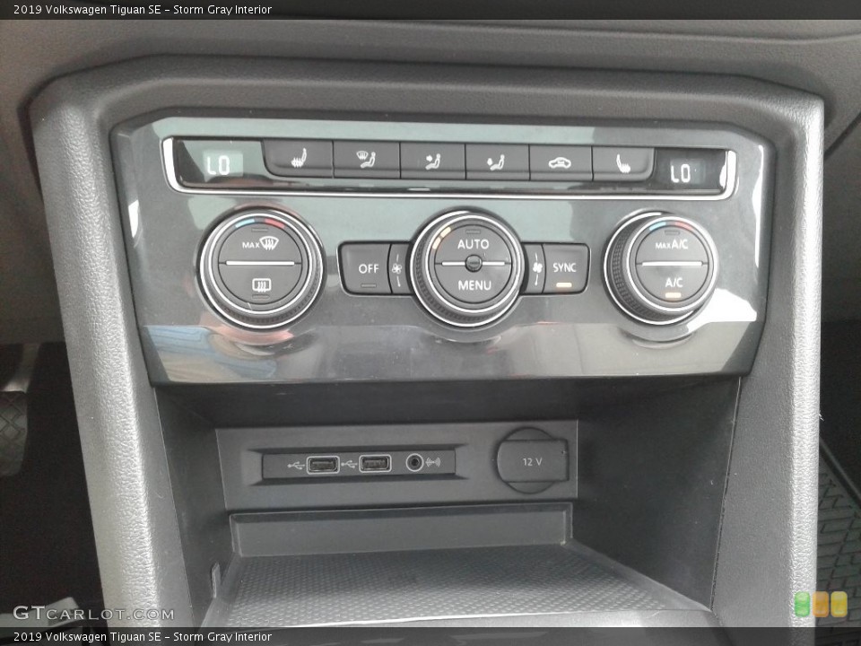 Storm Gray Interior Controls for the 2019 Volkswagen Tiguan SE #141997989