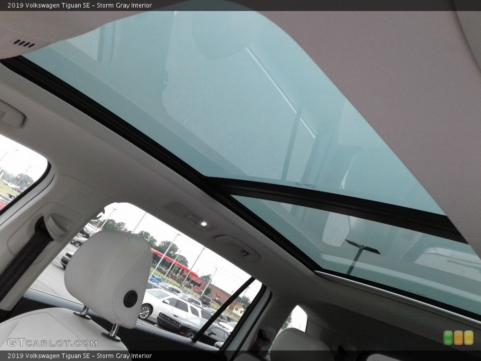 Storm Gray Interior Sunroof for the 2019 Volkswagen Tiguan SE #141998061
