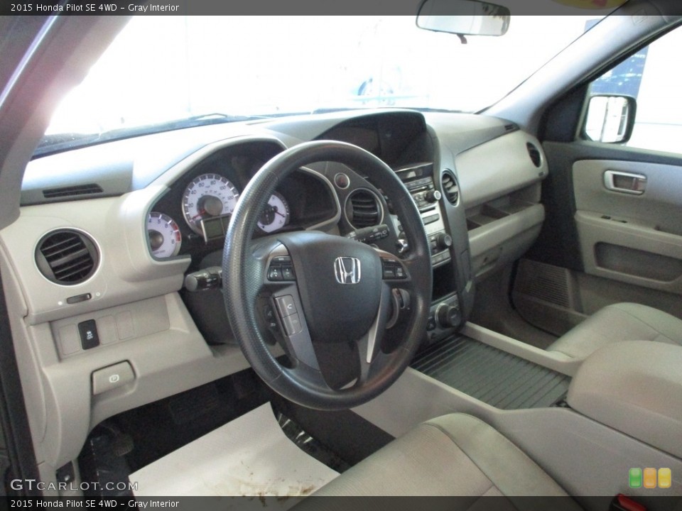 Gray Interior Dashboard for the 2015 Honda Pilot SE 4WD #141998919