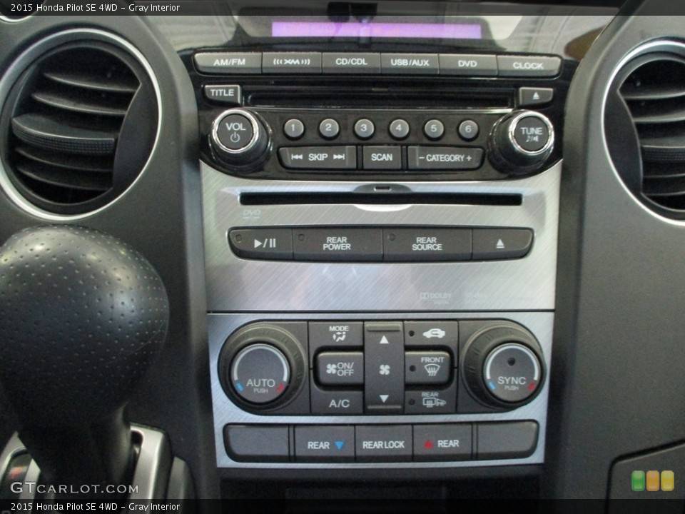Gray Interior Controls for the 2015 Honda Pilot SE 4WD #141999099