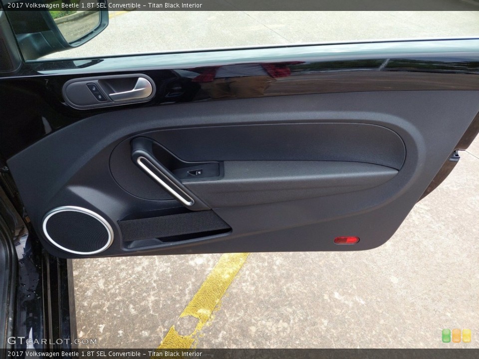 Titan Black Interior Door Panel for the 2017 Volkswagen Beetle 1.8T SEL Convertible #142004952