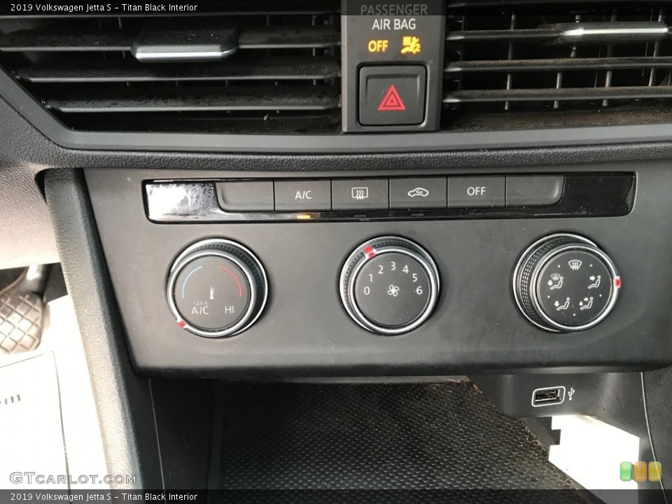Titan Black Interior Controls for the 2019 Volkswagen Jetta S #142031599
