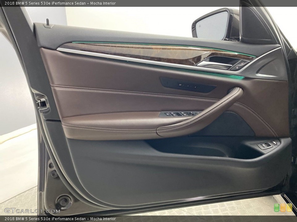 Mocha Interior Door Panel for the 2018 BMW 5 Series 530e iPerfomance Sedan #142039306