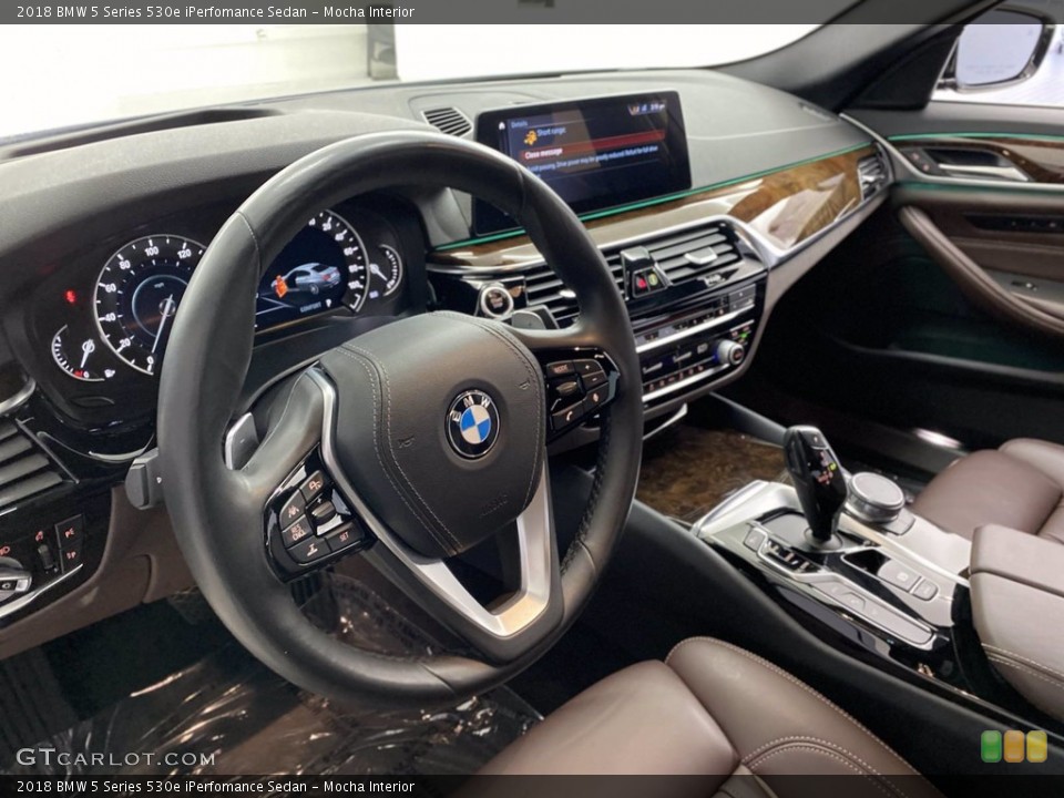 Mocha Interior Photo for the 2018 BMW 5 Series 530e iPerfomance Sedan #142039327