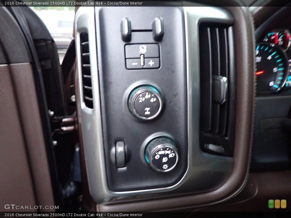 Cocoa/Dune Interior Controls for the 2016 Chevrolet Silverado 2500HD LTZ Double Cab 4x4 #142053017