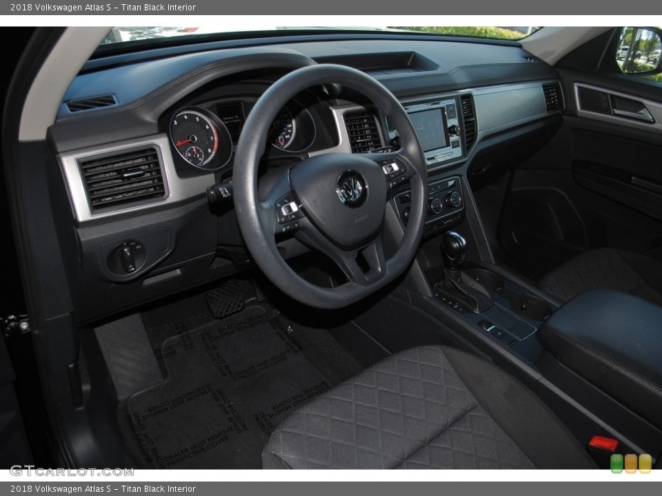 Titan Black Interior Dashboard for the 2018 Volkswagen Atlas S #142055000