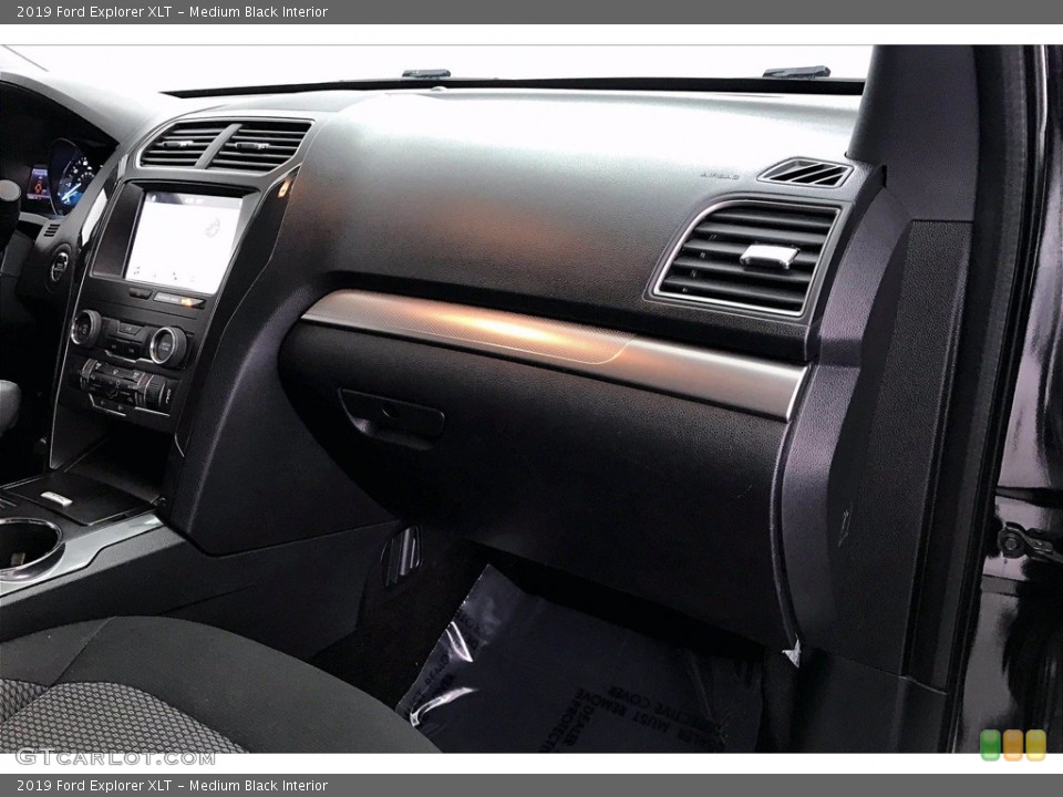Medium Black Interior Dashboard for the 2019 Ford Explorer XLT #142064745