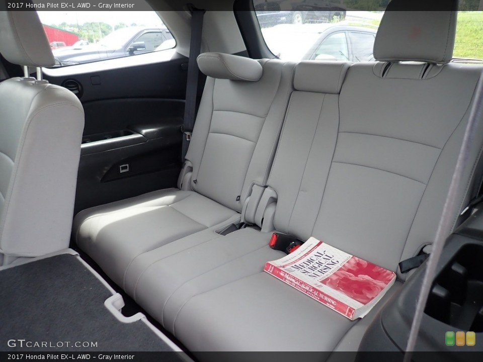 Gray Interior Rear Seat for the 2017 Honda Pilot EX-L AWD #142118588