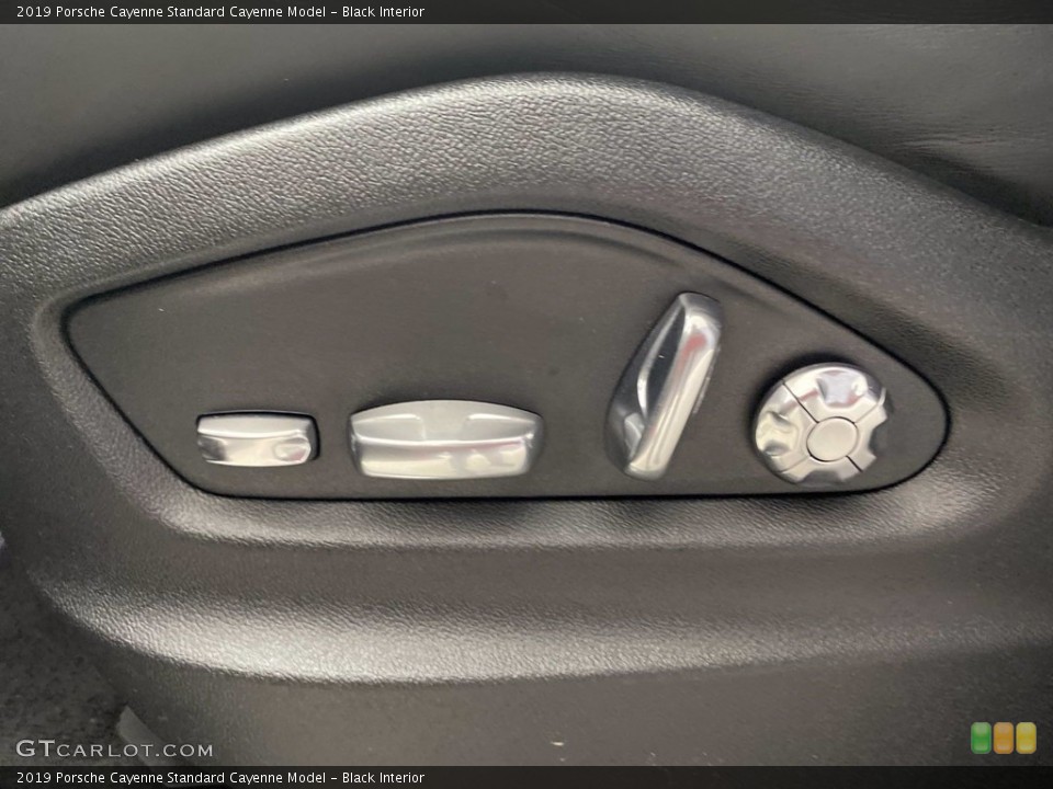 Black Interior Controls for the 2019 Porsche Cayenne  #142158713