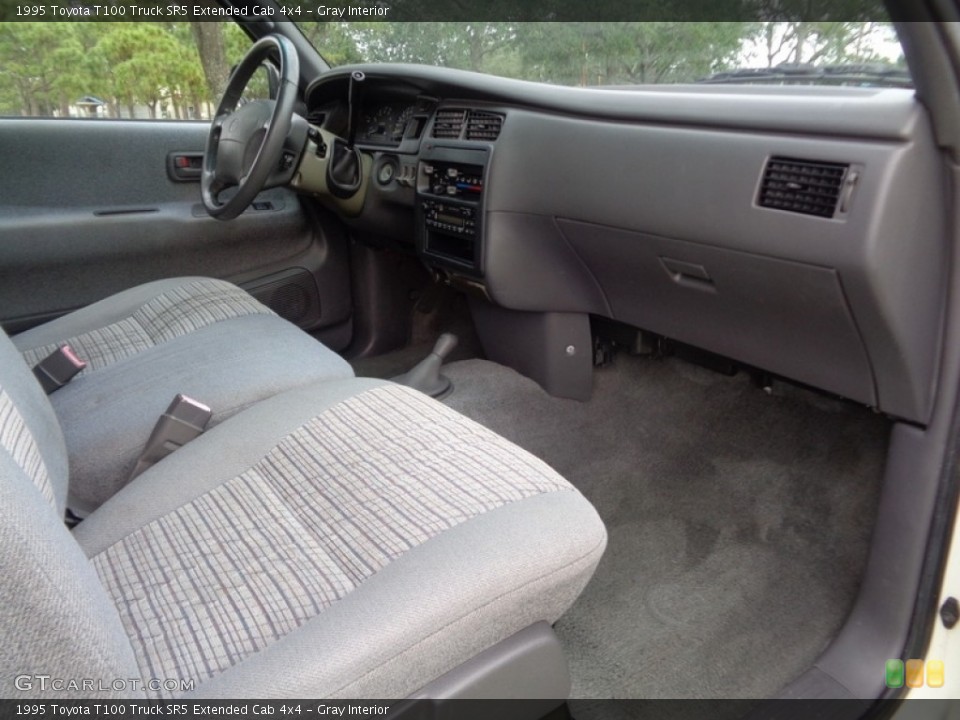 Gray Interior Photo for the 1995 Toyota T100 Truck SR5 Extended Cab 4x4 #142167822