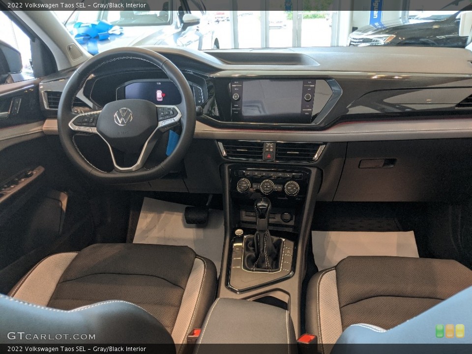 Gray/Black Interior Photo for the 2022 Volkswagen Taos SEL #142181841
