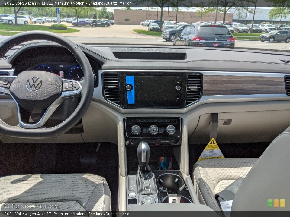 Shetland/Quartz Interior Photo for the 2021 Volkswagen Atlas SEL Premium 4Motion #142182126