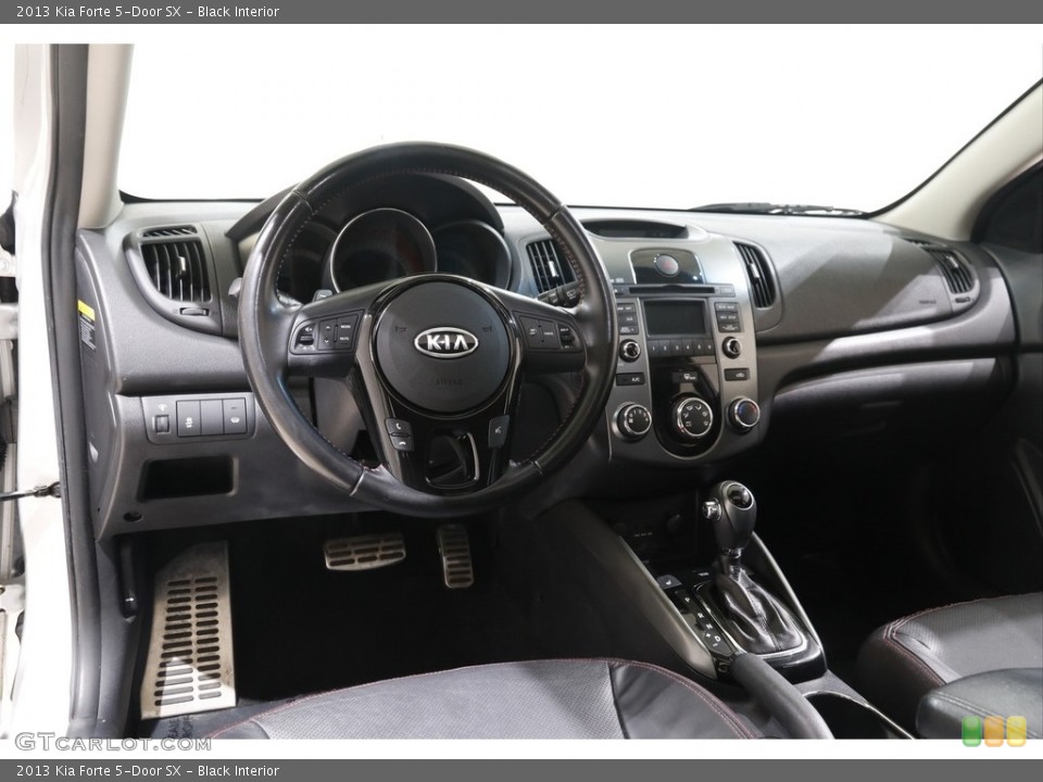 Black Interior Photo for the 2013 Kia Forte 5-Door SX #142206367