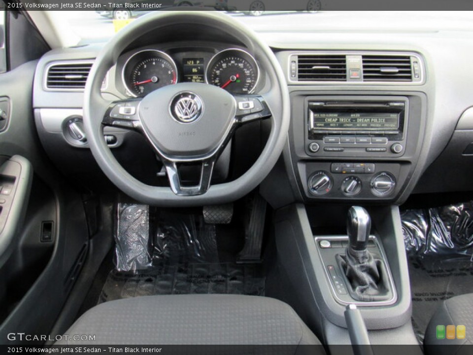 Titan Black Interior Controls for the 2015 Volkswagen Jetta SE Sedan #142224158