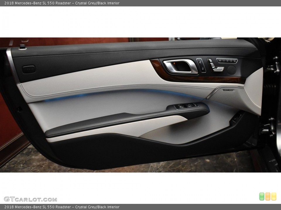 Crystal Grey/Black Interior Door Panel for the 2018 Mercedes-Benz SL 550 Roadster #142250660