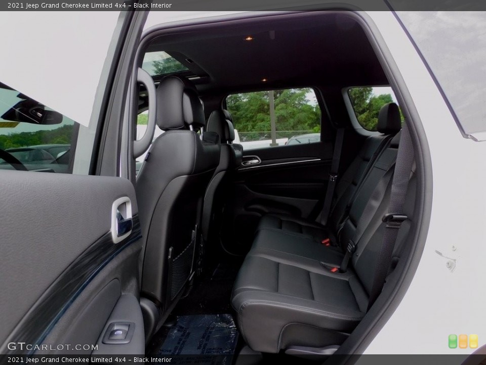 Black Interior Rear Seat for the 2021 Jeep Grand Cherokee Limited 4x4 #142269364