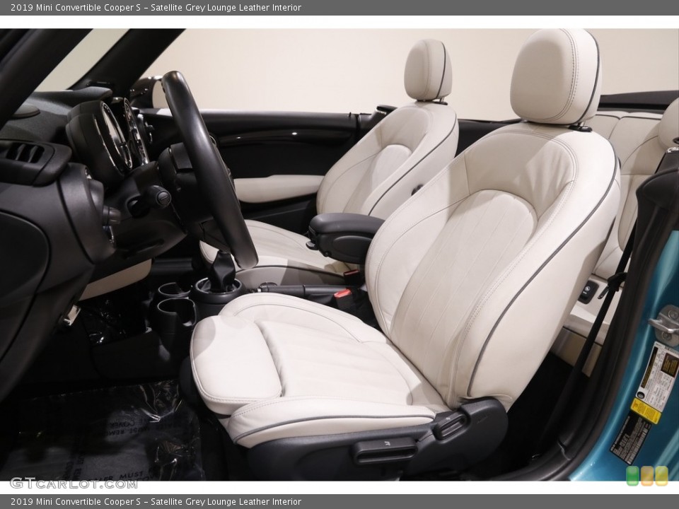 Satellite Grey Lounge Leather Interior Photo for the 2019 Mini Convertible Cooper S #142289629