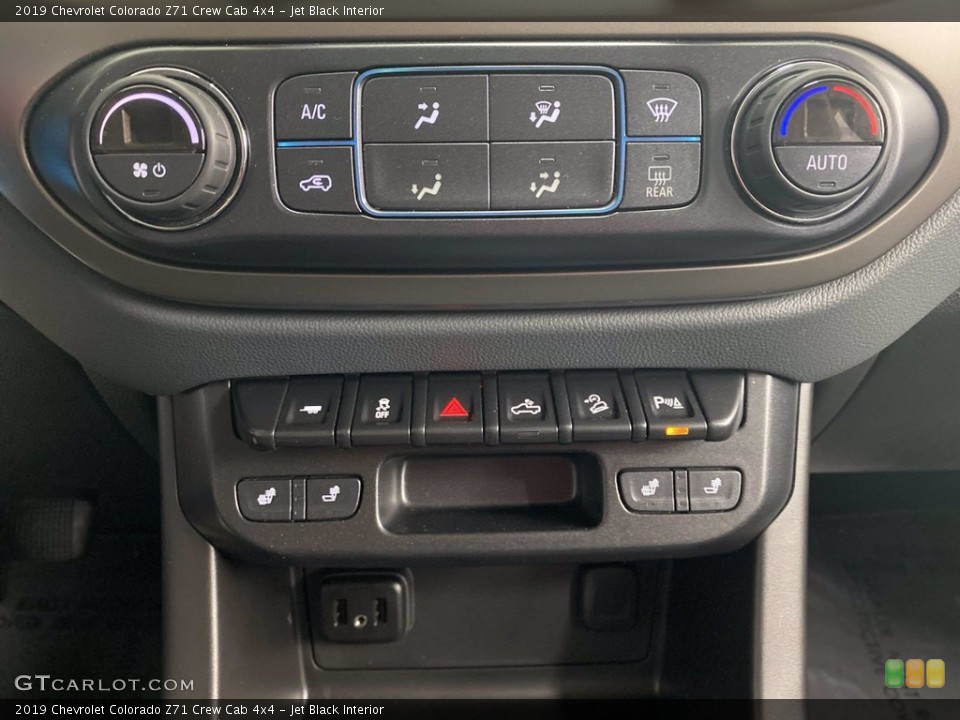 Jet Black Interior Controls for the 2019 Chevrolet Colorado Z71 Crew Cab 4x4 #142308233