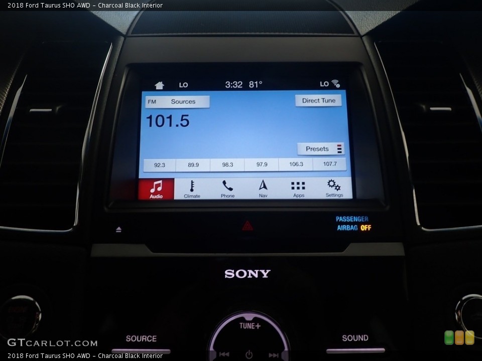 Charcoal Black Interior Controls for the 2018 Ford Taurus SHO AWD #142319893