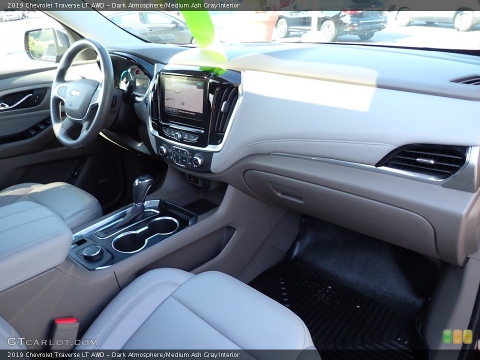 Dark Atmosphere/Medium Ash Gray Interior Photo for the 2019 Chevrolet Traverse LT AWD #142338628