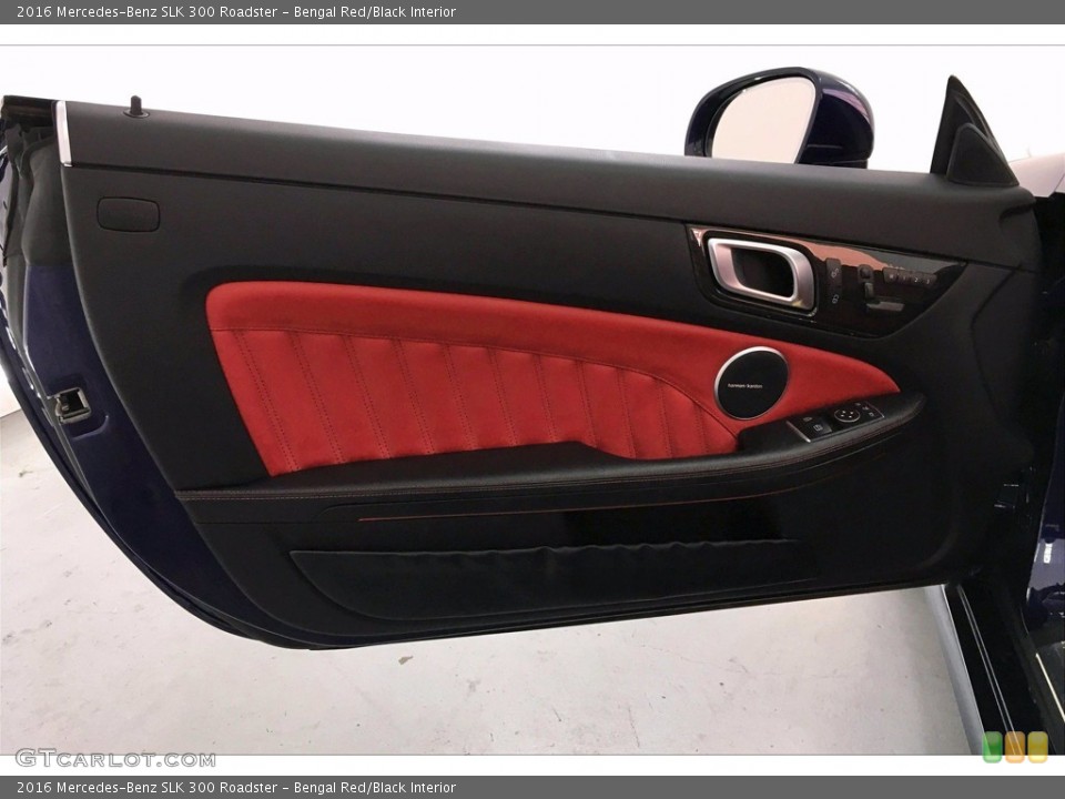 Bengal Red/Black Interior Door Panel for the 2016 Mercedes-Benz SLK 300 Roadster #142359027