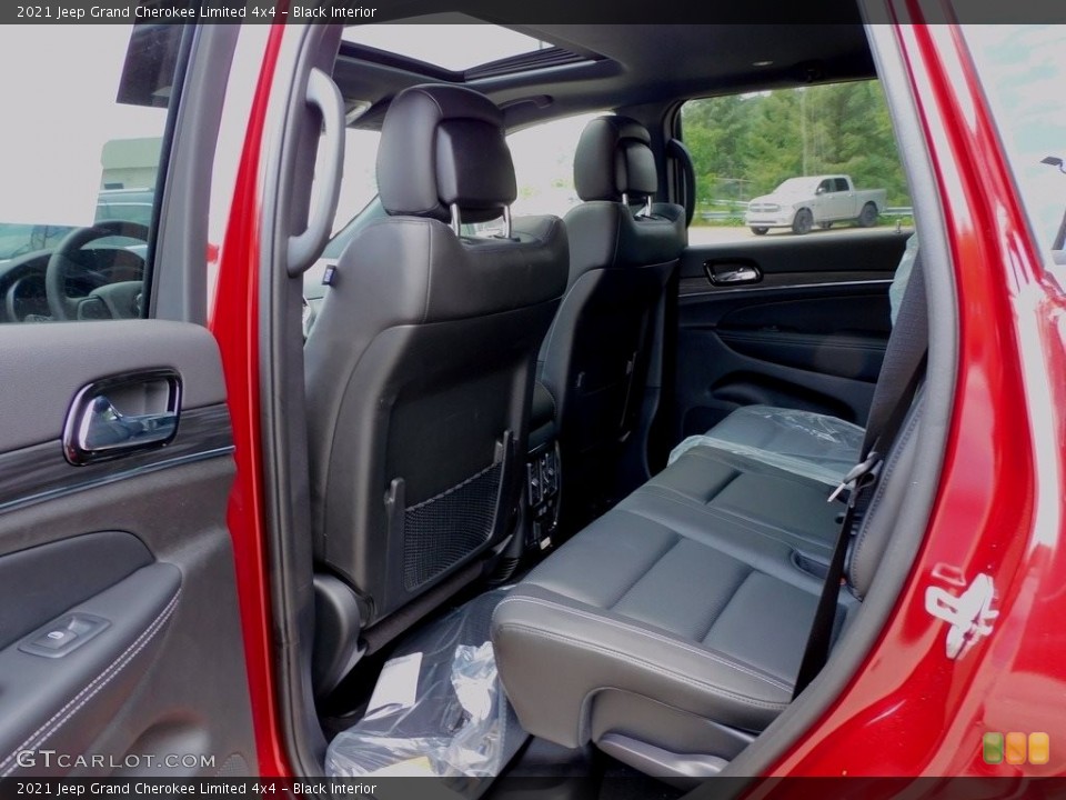 Black Interior Rear Seat for the 2021 Jeep Grand Cherokee Limited 4x4 #142395420