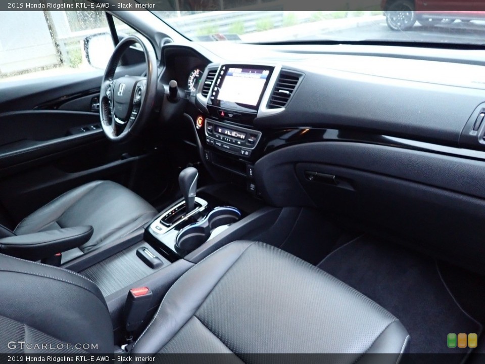 Black Interior Dashboard for the 2019 Honda Ridgeline RTL-E AWD #142429051