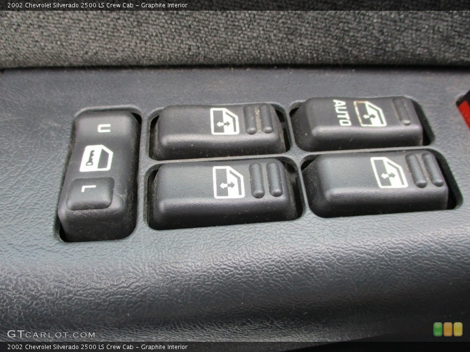 Graphite Interior Controls for the 2002 Chevrolet Silverado 2500 LS Crew Cab #142443631