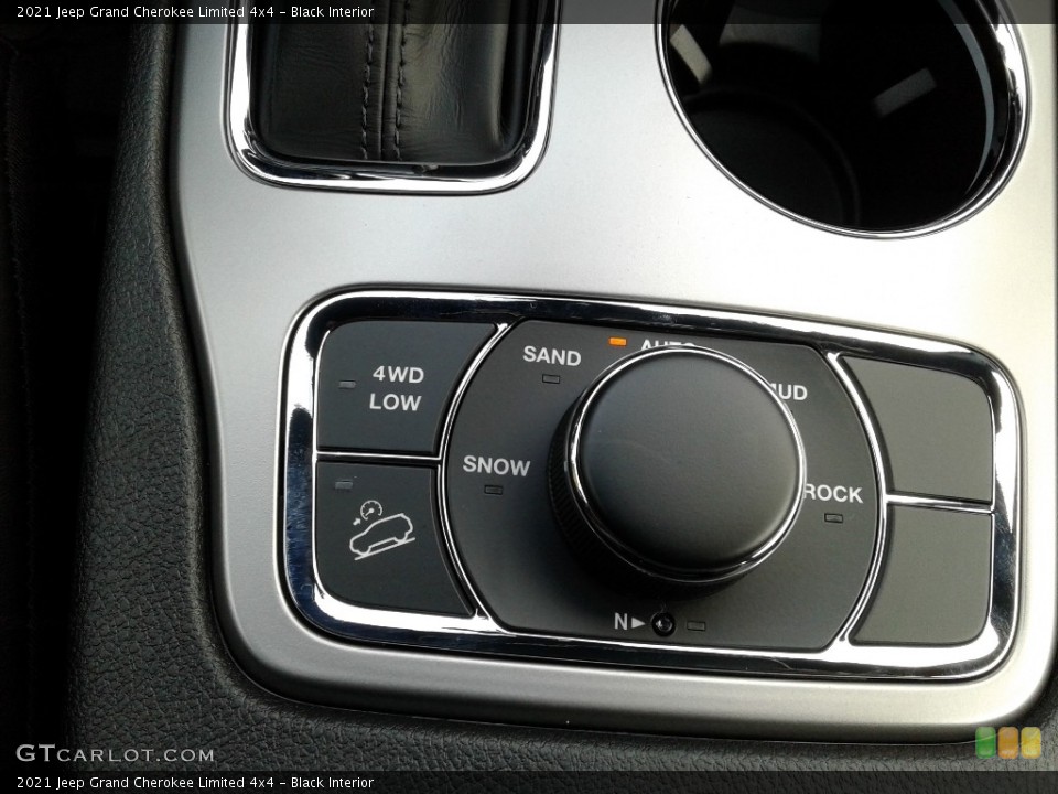 Black Interior Controls for the 2021 Jeep Grand Cherokee Limited 4x4 #142519615
