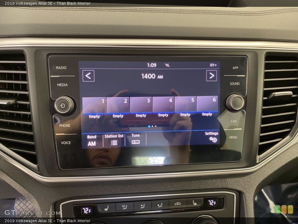 Titan Black Interior Controls for the 2019 Volkswagen Atlas SE #142520539