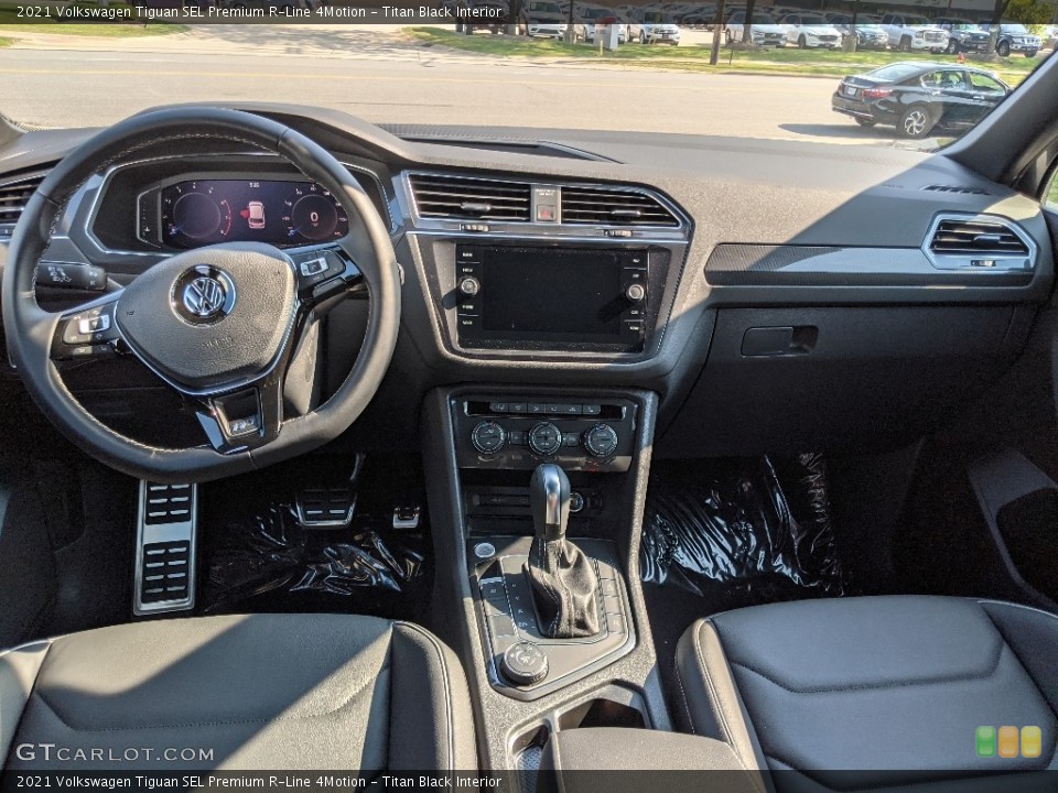 Titan Black Interior Photo for the 2021 Volkswagen Tiguan SEL Premium R-Line 4Motion #142539312