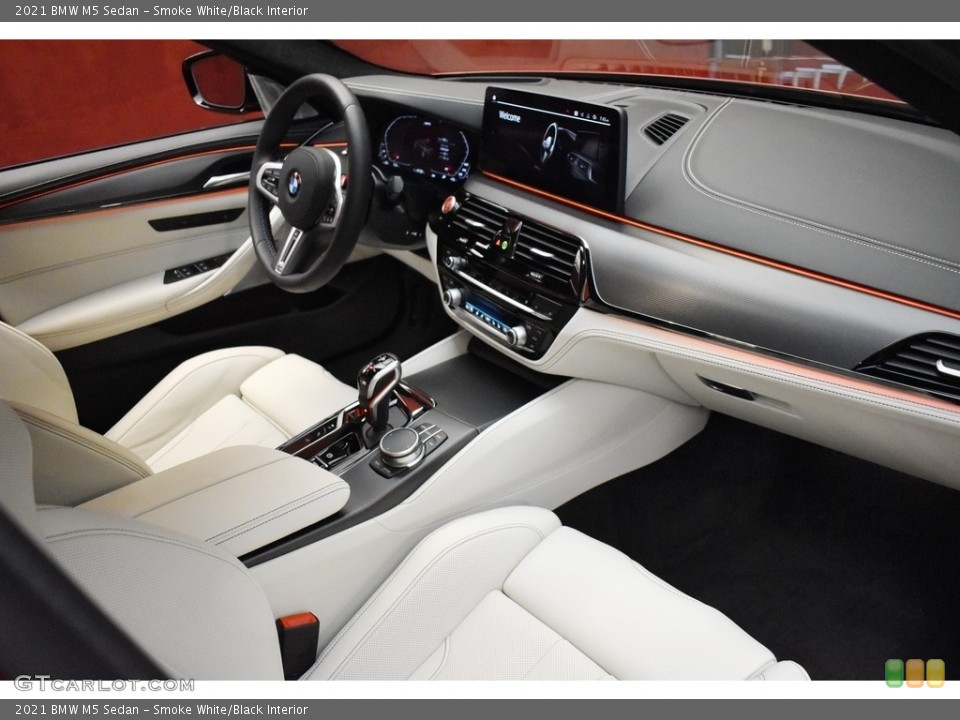 Smoke White/Black Interior Photo for the 2021 BMW M5 Sedan #142539850